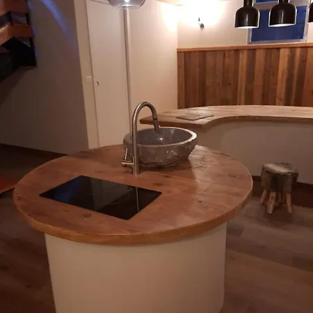 Con Taverna Nel Paese Di * Morgex