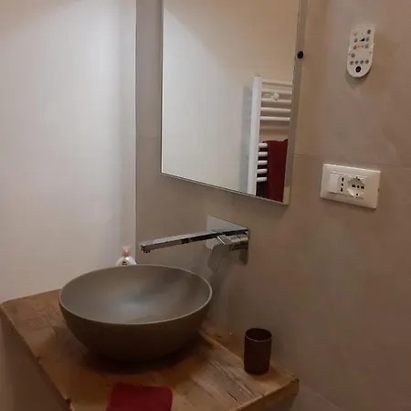 Lägenhet Con Taverna Nel Paese Di