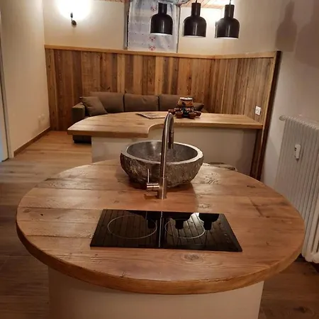 Lägenhet Con Taverna Nel Paese Di